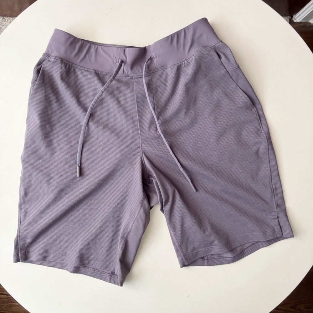 Lululemon T.H.E. Short 9" Mesh Liner Men’s Size Small Purple *Flaw